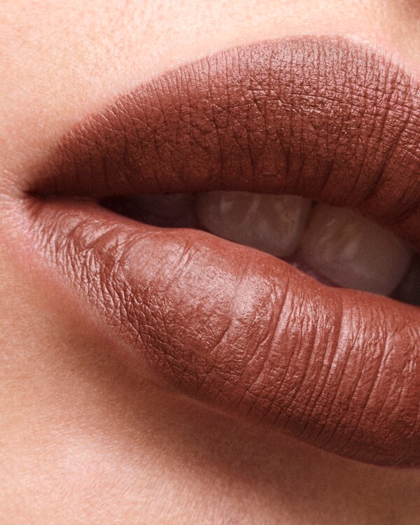 Prada Monochrome Hyper Matte lipstick - B01 - ARGILE - B01 - ARGILE Prada Monochrome Hyper Matte lipstick - B01 - ARGILE - B01 - ARGILE
