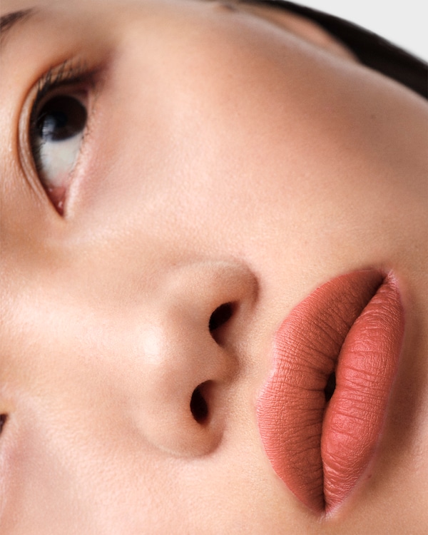 Prada Monochrome Hyper Matte lipstick - B05 - FAUVE - B05 - FAUVE Prada Monochrome Hyper Matte lipstick - B05 - FAUVE - B05 - FAUVE