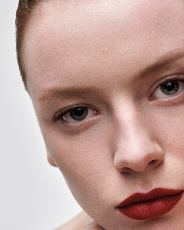 Prada Monochrome Hyper Matte lipstick - B06 - DRAGON - B06 - DRAGON Prada Monochrome Hyper Matte lipstick - B06 - DRAGON - B06 - DRAGON