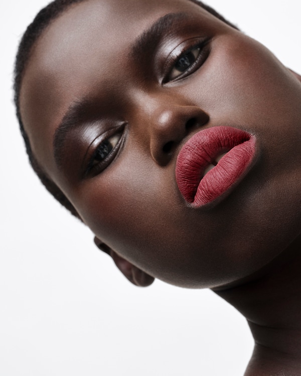 Prada Monochrome Hyper Matte lipstick - B15 - UNIFORM - B15 - UNIFORM Prada Monochrome Hyper Matte lipstick - B15 - UNIFORM - B15 - UNIFORM