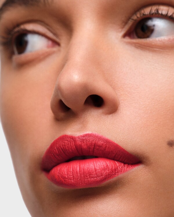Prada Monochrome Hyper Matte lipstick - R26 - LAVA - R26 - LAVA Prada Monochrome Hyper Matte lipstick - R26 - LAVA - R26 - LAVA