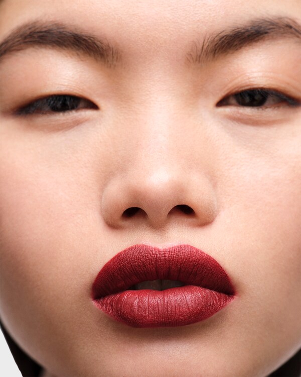 Prada Monochrome Hyper Matte lipstick - R29 - POMPEI - R29 - POMPEI Prada Monochrome Hyper Matte lipstick - R29 - POMPEI - R29 - POMPEI