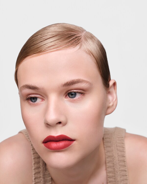 Prada Monochrome Hyper Matte lipstick - R29 - POMPEI - R29 - POMPEI Prada Monochrome Hyper Matte lipstick - R29 - POMPEI - R29 - POMPEI