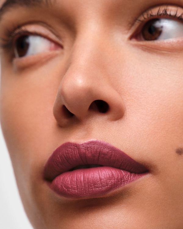 Prada Monochrome Hyper Matte lipstick - P56 - NOTTE - P56 - NOTTE Prada Monochrome Hyper Matte lipstick - P56 - NOTTE - P56 - NOTTE