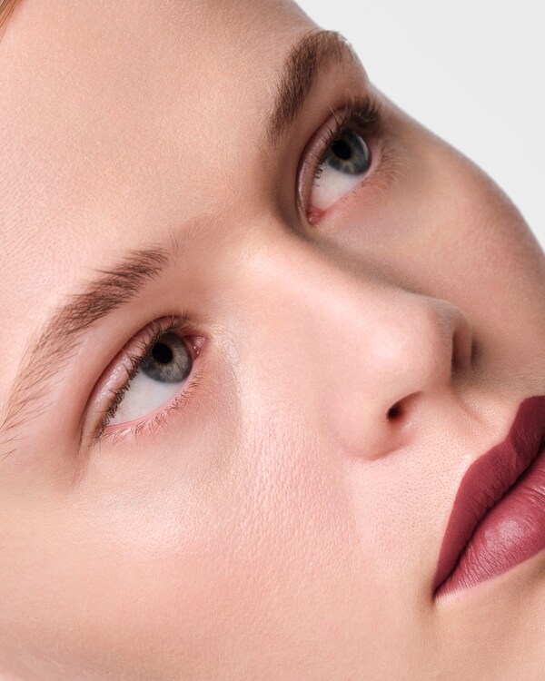 Prada Monochrome Hyper Matte lipstick - P56 - NOTTE - P56 - NOTTE Prada Monochrome Hyper Matte lipstick - P56 - NOTTE - P56 - NOTTE