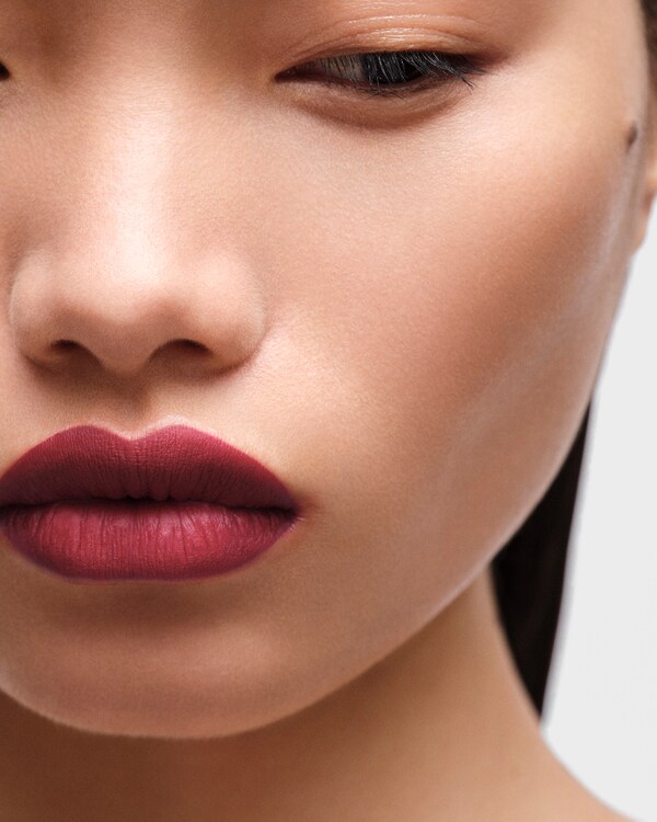 Prada Monochrome Hyper Matte lipstick - P56 - NOTTE - P56 - NOTTE Prada Monochrome Hyper Matte lipstick - P56 - NOTTE - P56 - NOTTE