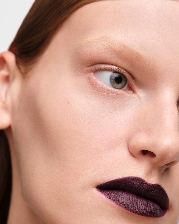 Prada Monochrome Hyper Matte lipstick - P57 - ULTRAVIOLET - P57 - ULTRAVIOLET Prada Monochrome Hyper Matte lipstick - P57 - ULTRAVIOLET - P57 - ULTRAVIOLET