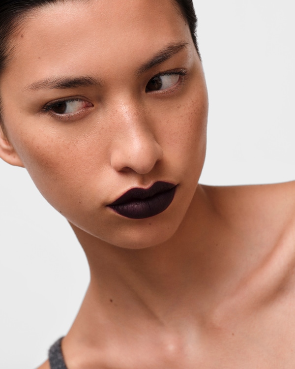Prada Monochrome Hyper Matte lipstick - P57 - ULTRAVIOLET - P57 - ULTRAVIOLET Prada Monochrome Hyper Matte lipstick - P57 - ULTRAVIOLET - P57 - ULTRAVIOLET