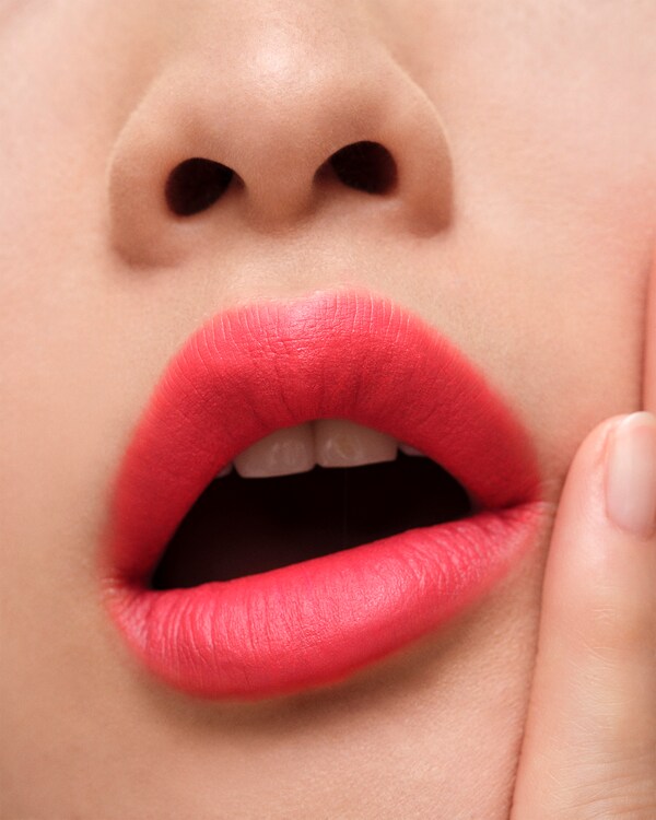 Prada Monochrome Soft Matte lipstick - R126 - SCARLATTO - R126 - SCARLATTO Prada Monochrome Soft Matte lipstick - R126 - SCARLATTO - R126 - SCARLATTO
