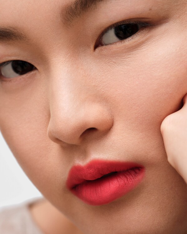 Prada Monochrome Soft Matte lipstick - R127 - CARMINIO - R127 - CARMINIO Prada Monochrome Soft Matte lipstick - R127 - CARMINIO - R127 - CARMINIO