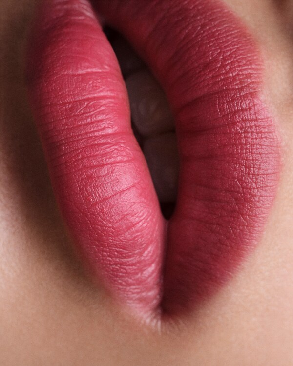 Prada Monochrome Soft Matte lipstick - P157 - POURPRE - P157 - POURPRE Prada Monochrome Soft Matte lipstick - P157 - POURPRE - P157 - POURPRE