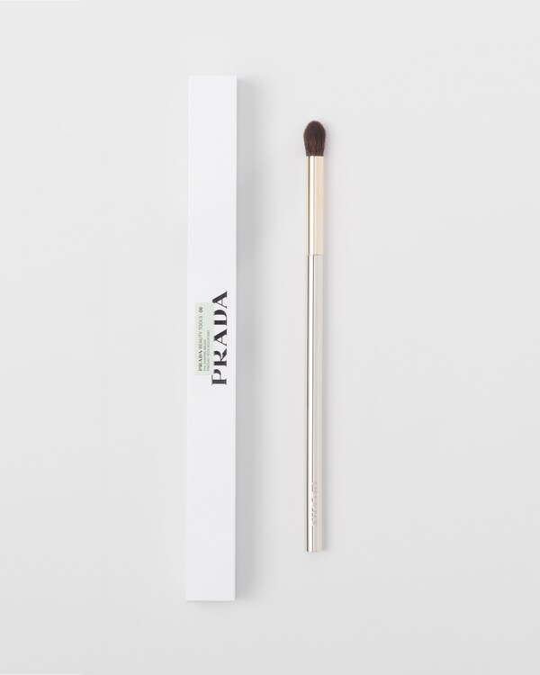 06 Eye shaping brush - Neutral 06 Eye shaping brush - Neutral
