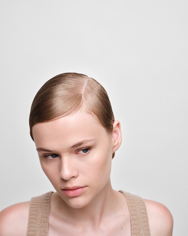 Prada Reveal Skin optimizing foundation - LC5 - LIGHT COOL - LC5 - LIGHT COOL Prada Reveal Skin optimizing foundation - LC5 - LIGHT COOL - LC5 - LIGHT COOL