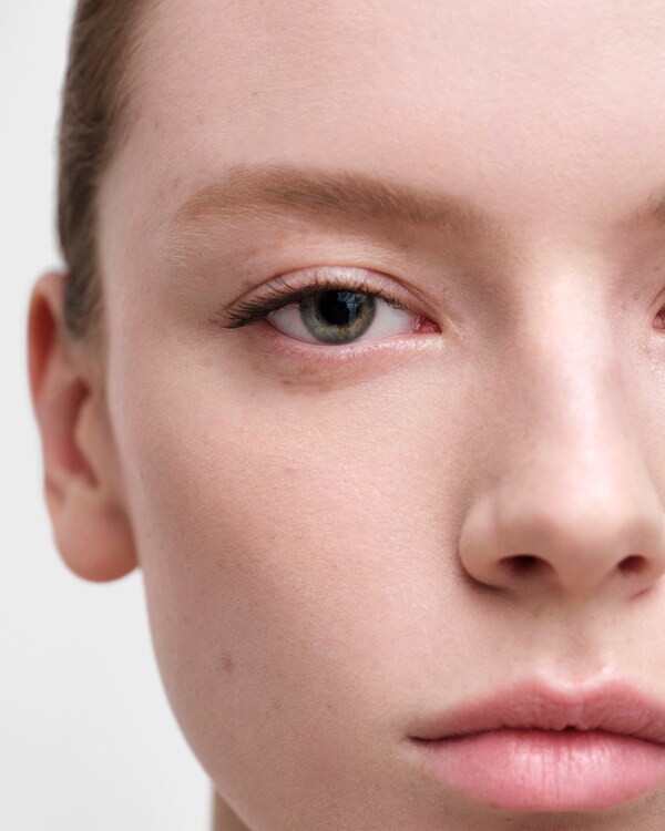 Prada Reveal Skin optimizing foundation - LC10 - LIGHT COOL - LC10 - LIGHT COOL Prada Reveal Skin optimizing foundation - LC10 - LIGHT COOL - LC10 - LIGHT COOL