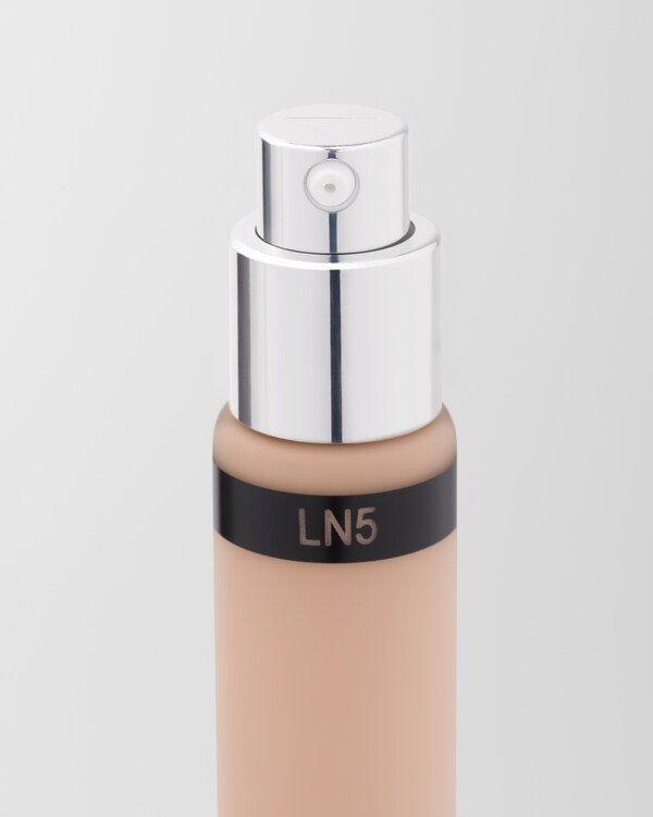 Prada Reveal Skin optimizing foundation refill - LN5 - LIGHT NEUTRAL - LN5 - LIGHT NEUTRAL Prada Reveal Skin optimizing foundation refill - LN5 - LIGHT NEUTRAL - LN5 - LIGHT NEUTRAL