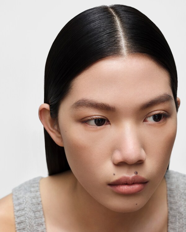 Prada Reveal Skin optimizing foundation - LW5 - LIGHT WARM - LW5 - LIGHT WARM Prada Reveal Skin optimizing foundation - LW5 - LIGHT WARM - LW5 - LIGHT WARM