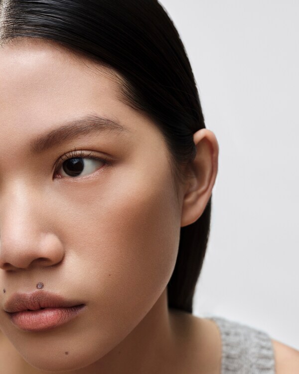 Prada Reveal Skin optimizing foundation refill - LW5 - LIGHT WARM - LW5 - LIGHT WARM Prada Reveal Skin optimizing foundation refill - LW5 - LIGHT WARM - LW5 - LIGHT WARM