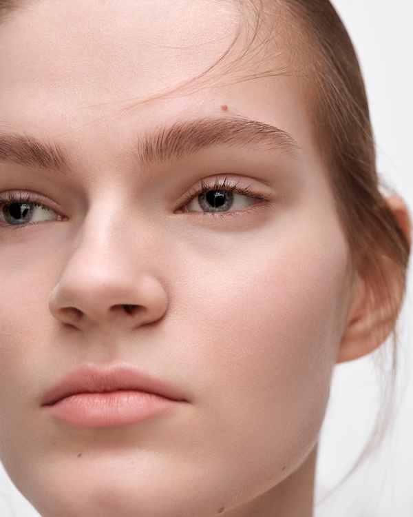 Prada Reveal Mesh Cushion Foundation - LN25 - LIGHT NEUTRAL - LN25 - LIGHT NEUTRAL Prada Reveal Mesh Cushion Foundation - LN25 - LIGHT NEUTRAL - LN25 - LIGHT NEUTRAL