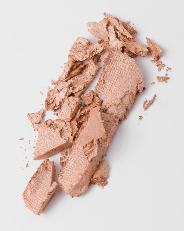 Prada Light Glowing powder - 01 CHAMPAGNE Prada Light Glowing powder - 01 CHAMPAGNE