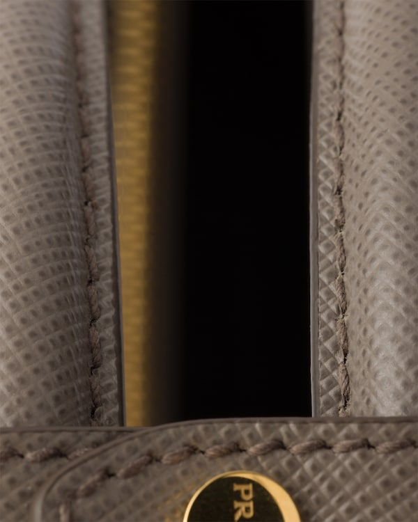Prada Galleria 大号Saffiano 皮革手袋 - 泥灰色 Prada Galleria 大号Saffiano 皮革手袋 - 泥灰色