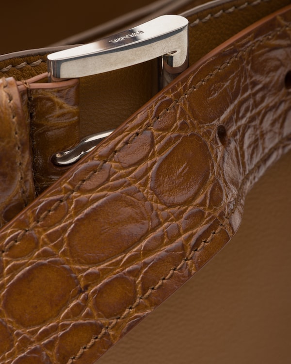 Prada Buckle中号皮革与鳄鱼皮手袋 - 焦糖色 Prada Buckle中号皮革与鳄鱼皮手袋 - 焦糖色