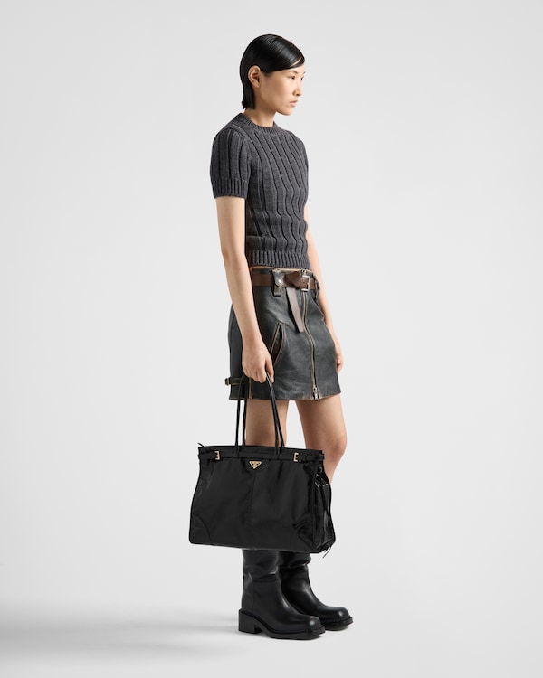 Prada Bonnie超大号皮革手袋 - 黑色 Prada Bonnie超大号皮革手袋 - 黑色