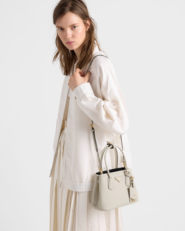 Prada Double Saffiano皮革迷你手袋 - 粉笔白/黑色 Prada Double Saffiano皮革迷你手袋 - 粉笔白/黑色