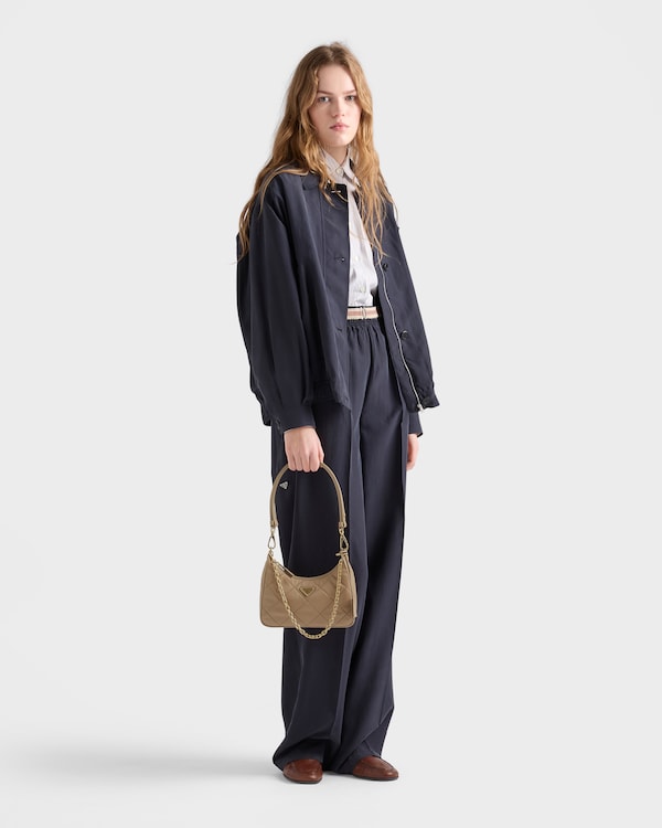 Prada Re-Edition绗缝再生尼龙迷你手袋 - 驼棕色 Prada Re-Edition绗缝再生尼龙迷你手袋 - 驼棕色