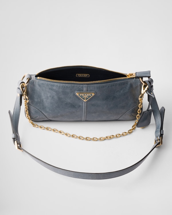 Prada Re-Edition 2002中号皮革单肩包 - 空军蓝色 Prada Re-Edition 2002中号皮革单肩包 - 空军蓝色