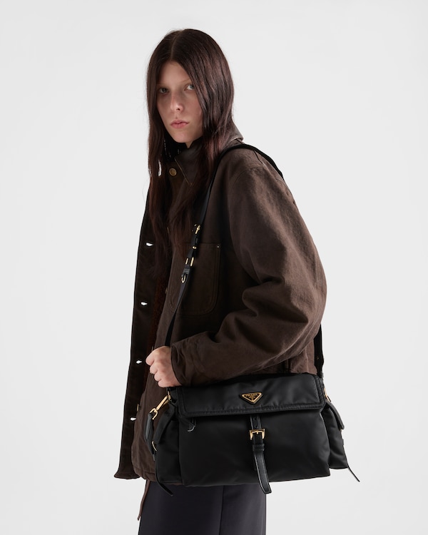 Prada Explore 大号Re-Nylon单肩包 - 黑色 Prada Explore 大号Re-Nylon单肩包 - 黑色