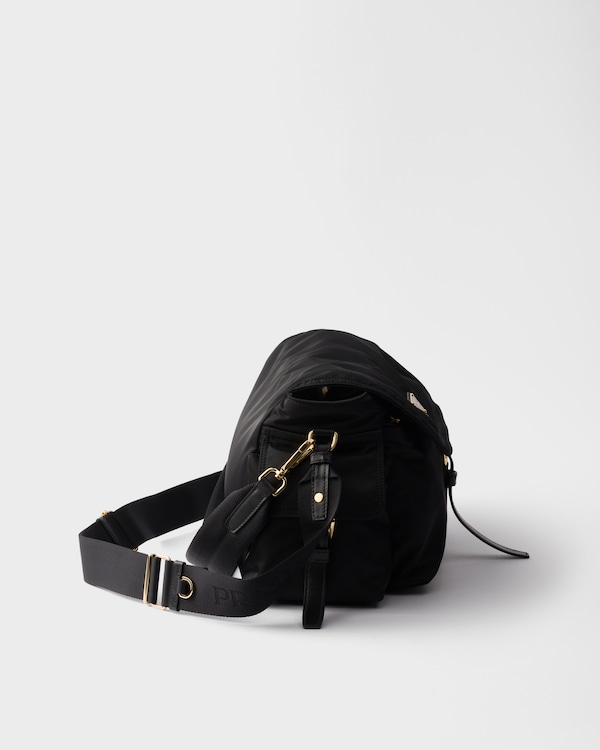 Prada Explore 大号Re-Nylon单肩包 - 黑色 Prada Explore 大号Re-Nylon单肩包 - 黑色