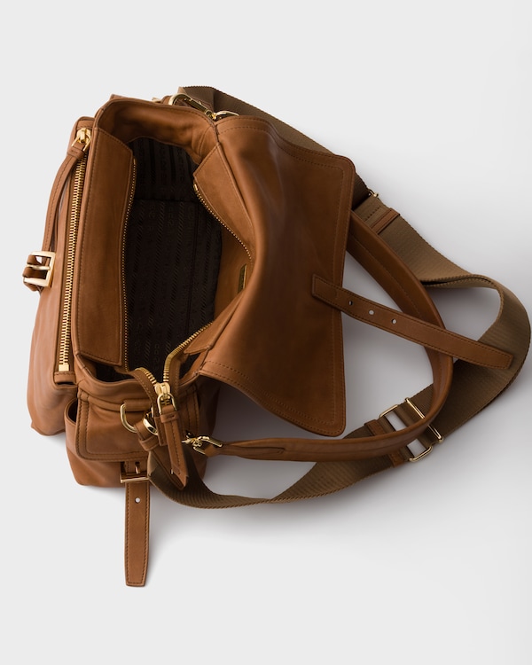 Prada Explore中号Nappa皮革单肩包 - 焦糖色 Prada Explore中号Nappa皮革单肩包 - 焦糖色