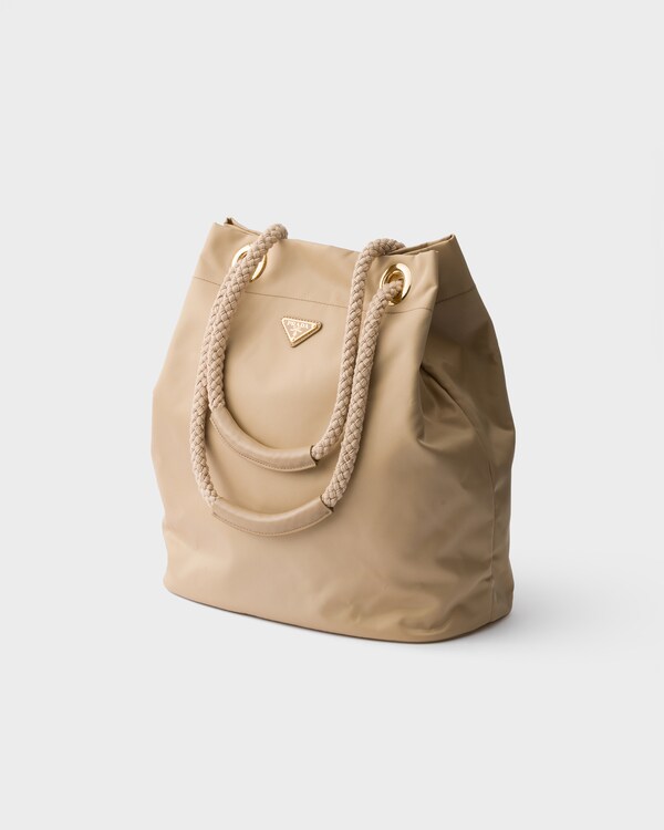 Prada Mariner大号再生尼龙水桶包 - 驼棕色 Prada Mariner大号再生尼龙水桶包 - 驼棕色