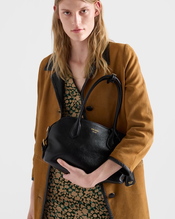 Prada Signet 中号皮革托特包 - 黑色 Prada Signet 中号皮革托特包 - 黑色