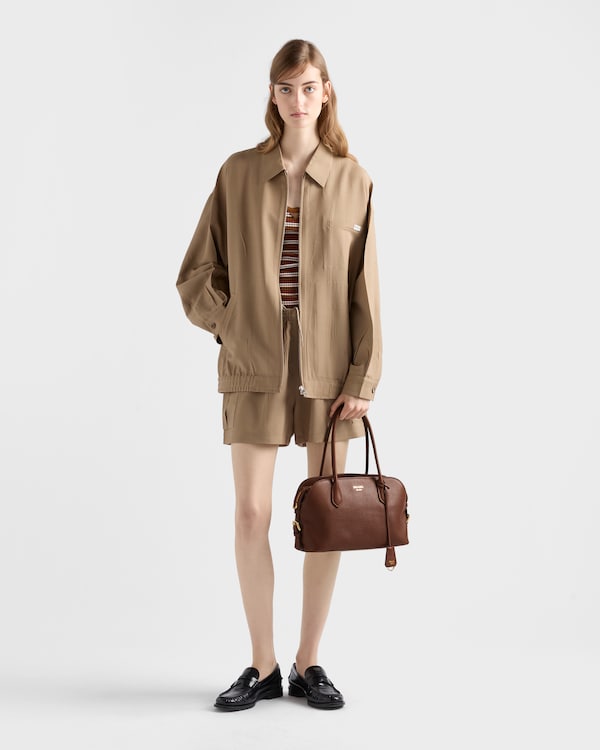 Prada Signet 中号皮革托特包 - 栗褐色 Prada Signet 中号皮革托特包 - 栗褐色