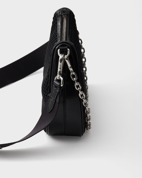 Prada Re-Edition 2005 网眼和亮面皮革手袋 - 黑色 Prada Re-Edition 2005 网眼和亮面皮革手袋 - 黑色