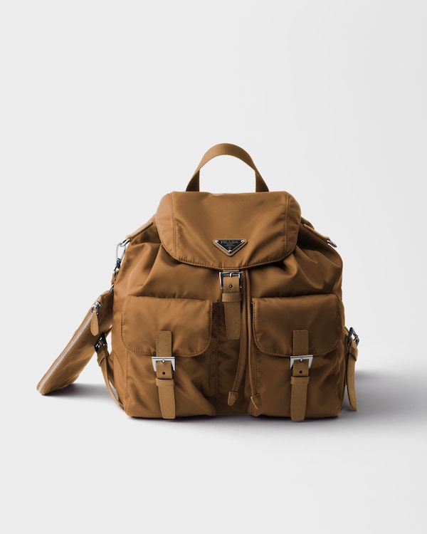 中号Re-Nylon双肩背包 - 白兰地色 中号Re-Nylon双肩背包 - 白兰地色