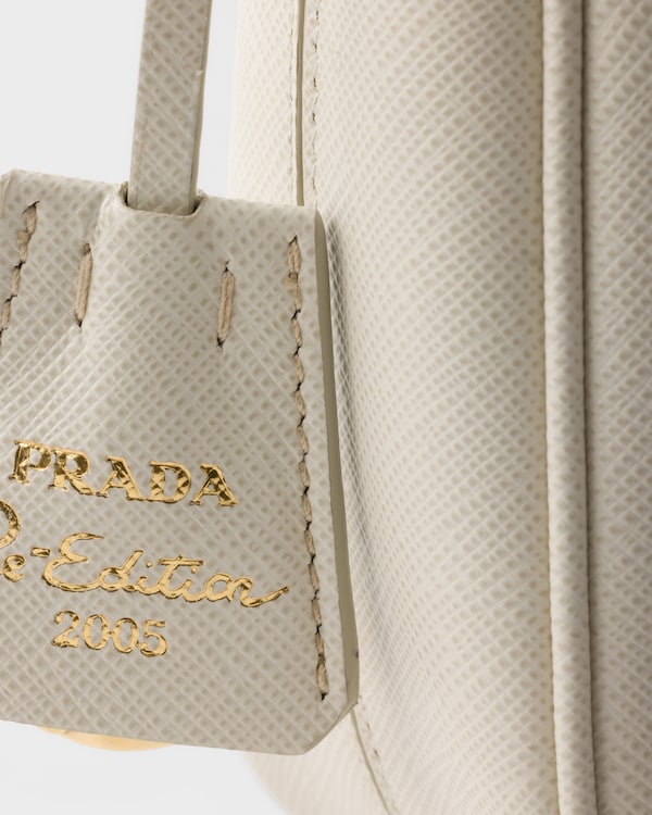 Prada Re-Edition 2005 Saffiano皮革迷你手袋 - 粉笔白 Prada Re-Edition 2005 Saffiano皮革迷你手袋 - 粉笔白
