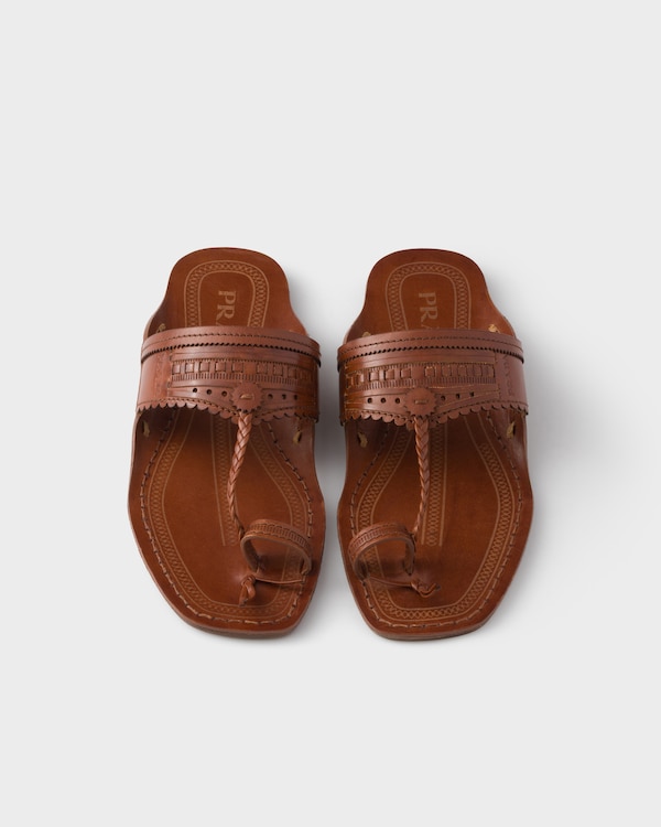 Prada Made in India x Inspired by Kolhapuri Chappal皮革凉鞋 - 白兰地色 Prada Made in India x Inspired by Kolhapuri Chappal皮革凉鞋 - 白兰地色