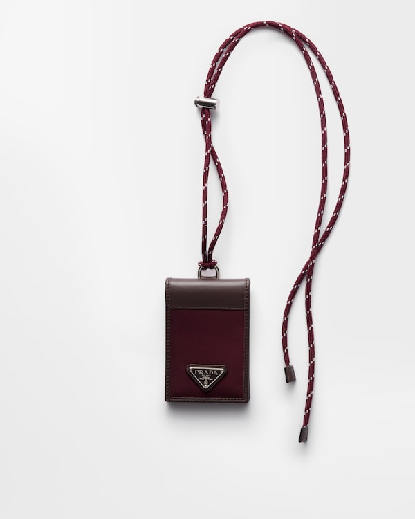 Prada Speedrock Re-Nylon和皮革肩带式卡夹 - 酒红色 Prada Speedrock Re-Nylon和皮革肩带式卡夹 - 酒红色
