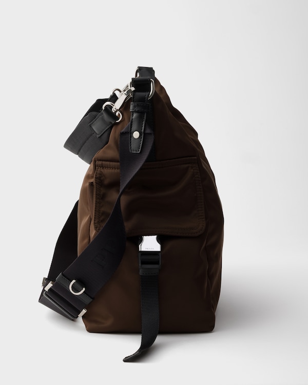 Prada Explore Re-Nylon与皮革手袋 - 赭褐色 Prada Explore Re-Nylon与皮革手袋 - 赭褐色