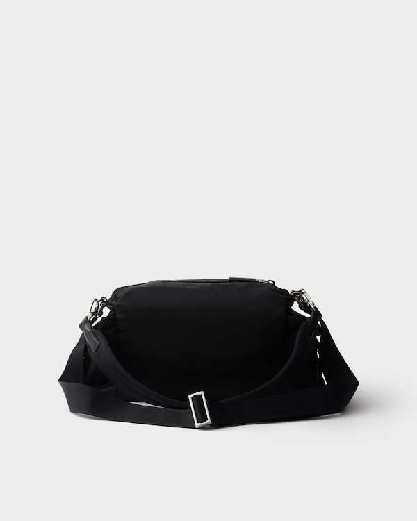 Prada Explore Re-Nylon与皮革手袋 - 黑色 Prada Explore Re-Nylon与皮革手袋 - 黑色