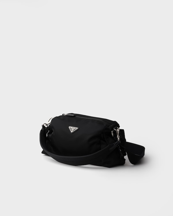 Prada Explore Re-Nylon与皮革手袋 - 黑色 Prada Explore Re-Nylon与皮革手袋 - 黑色