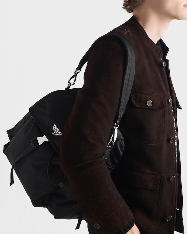 Prada Explore Re-Nylon与皮革双肩背包 - 黑色 Prada Explore Re-Nylon与皮革双肩背包 - 黑色