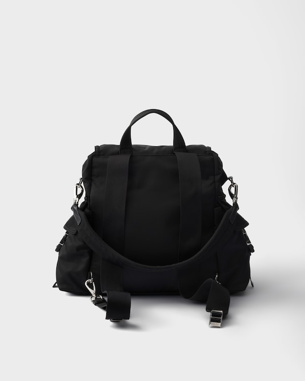 Prada Explore Re-Nylon与皮革双肩背包 - 黑色 Prada Explore Re-Nylon与皮革双肩背包 - 黑色