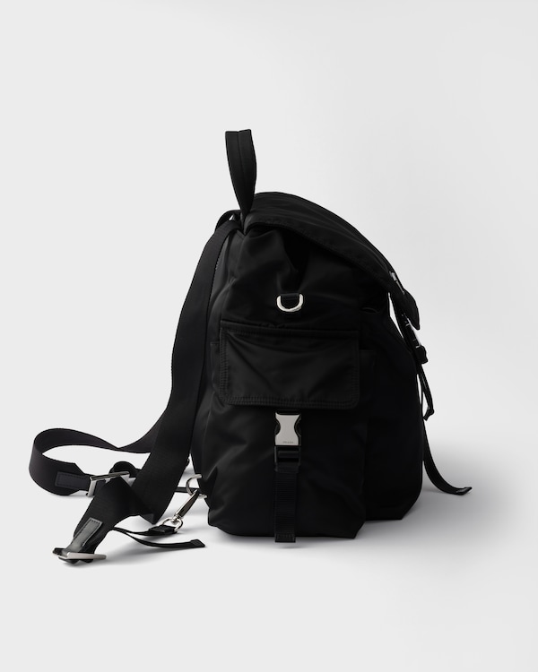 Prada Explore Re-Nylon与皮革双肩背包 - 黑色 Prada Explore Re-Nylon与皮革双肩背包 - 黑色