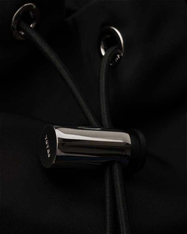 Prada Explore Re-Nylon与皮革双肩背包 - 黑色 Prada Explore Re-Nylon与皮革双肩背包 - 黑色