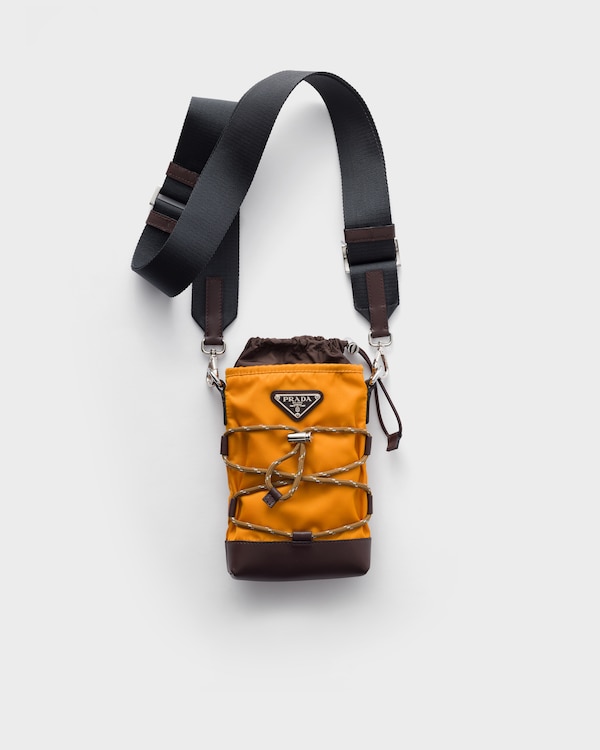 Prada Speedrock再生尼龙和皮革智能手机壳 - 琥珀色 Prada Speedrock再生尼龙和皮革智能手机壳 - 琥珀色
