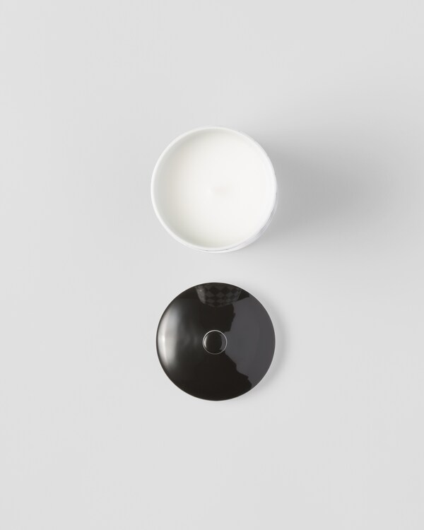 Porcelain scented candle - Checkerboard - White/Black Porcelain scented candle - Checkerboard - White/Black