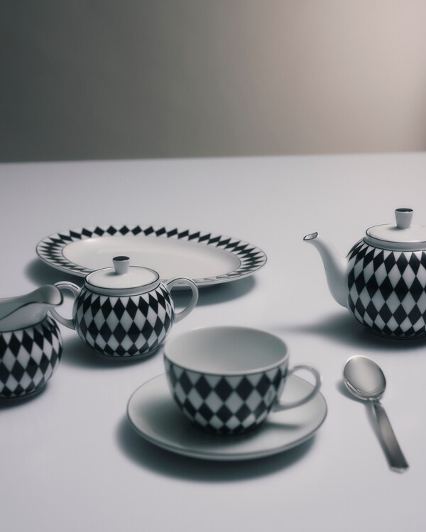 Porcelain milk jug and sugar bowl set - Checkerboard - White/Black Porcelain milk jug and sugar bowl set - Checkerboard - White/Black